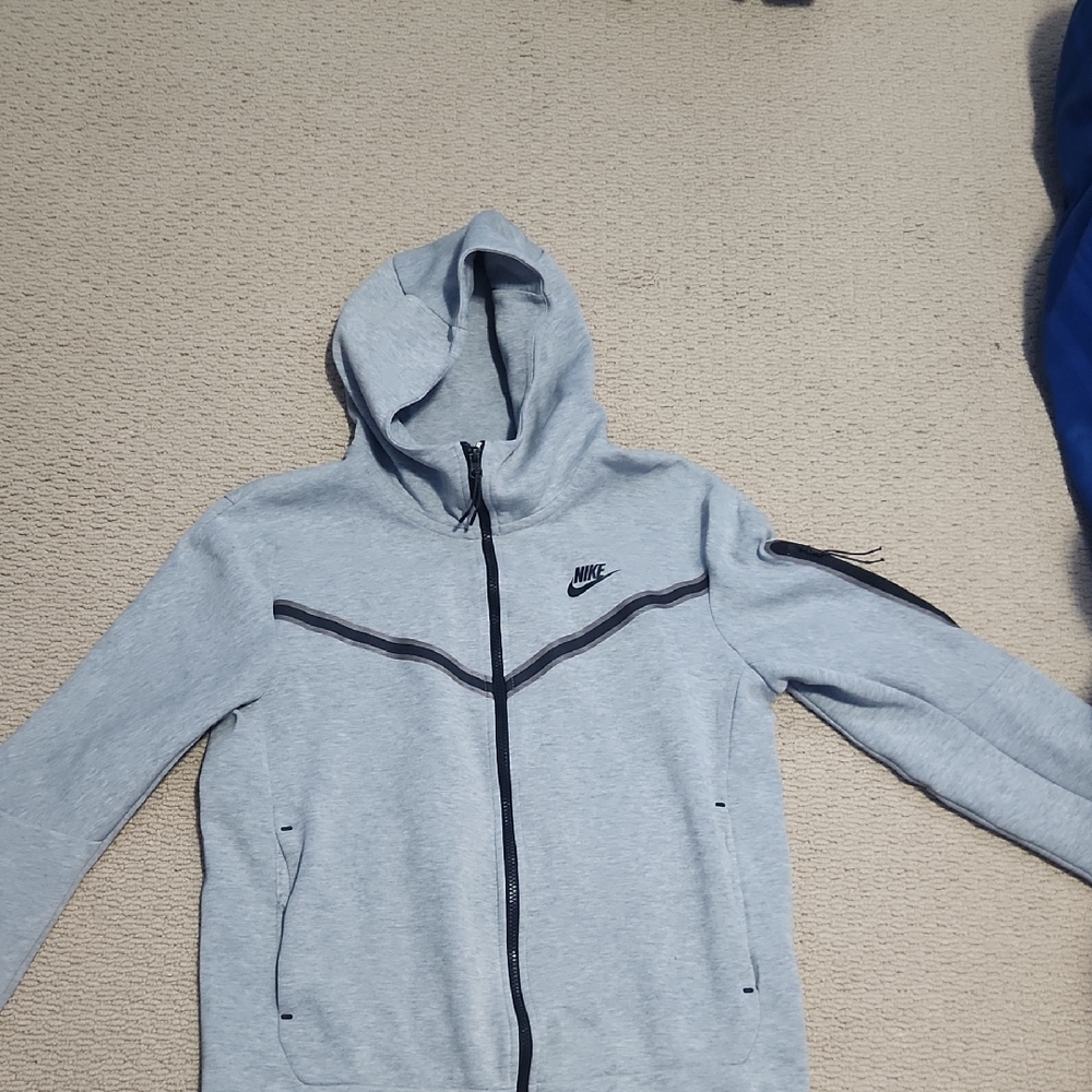Nike Tech Size M